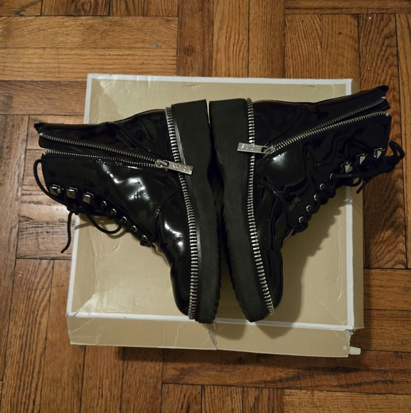 Michael Kors Black Patent Haskell Bootie Size 6M - Picture 3 of 5